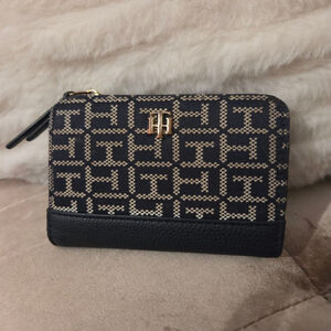 Women's Tommy Hilfiger Wallet One Size Black Beige Monogram